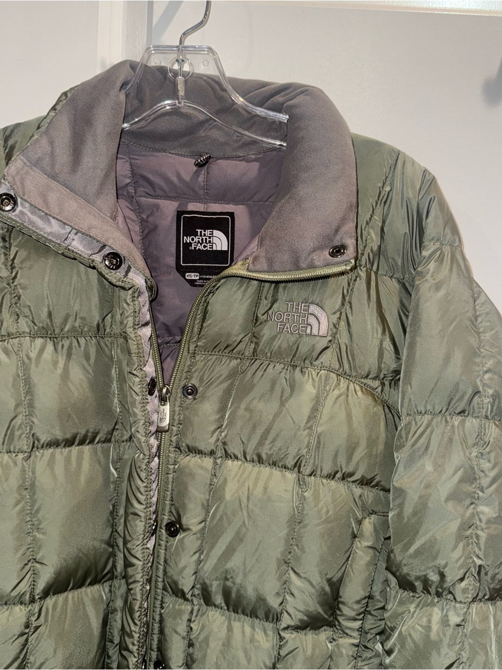 The North Face VTG  Women’s XS 600 Fill Down Jacket Olive Green